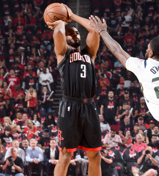 包含风云突变！佛罗伦萨转会期主帅复盘；NBA季后赛版图或重绘；态度坚定；控场能力成焦点的词条
